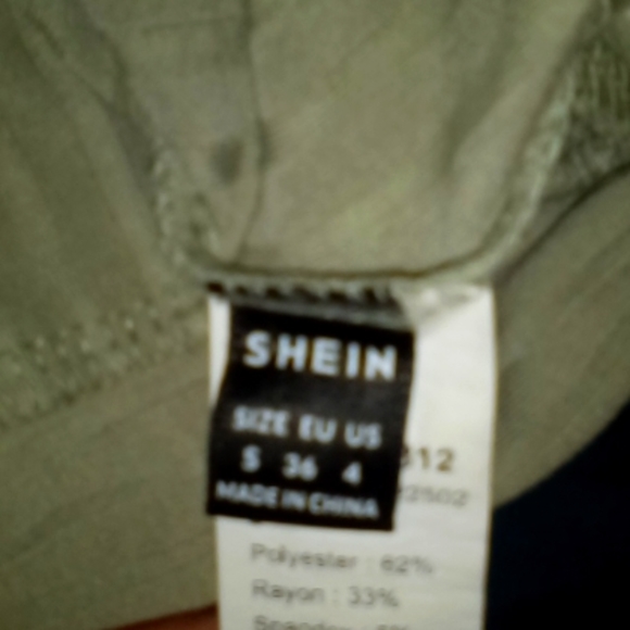 Shein Crop Top - Picture 2 of 4